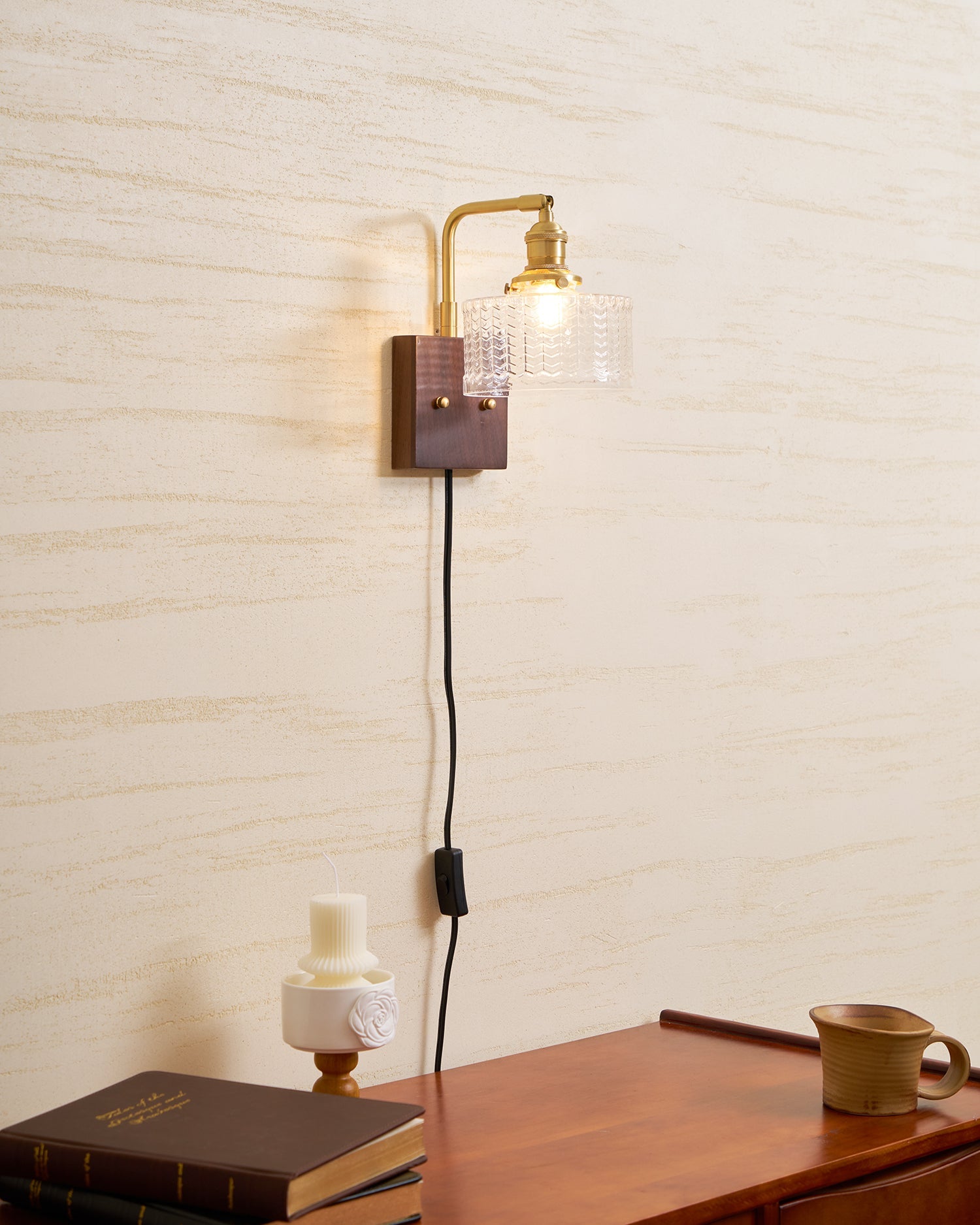 Wandleuchte mit Stecker Ulene