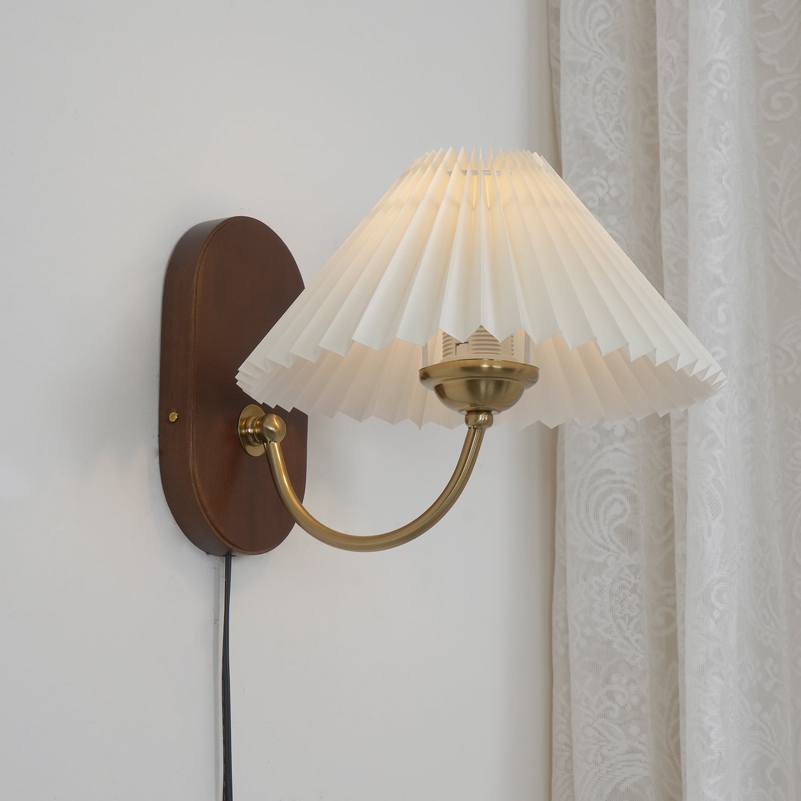 Wandleuchte mit Stecker Navimo