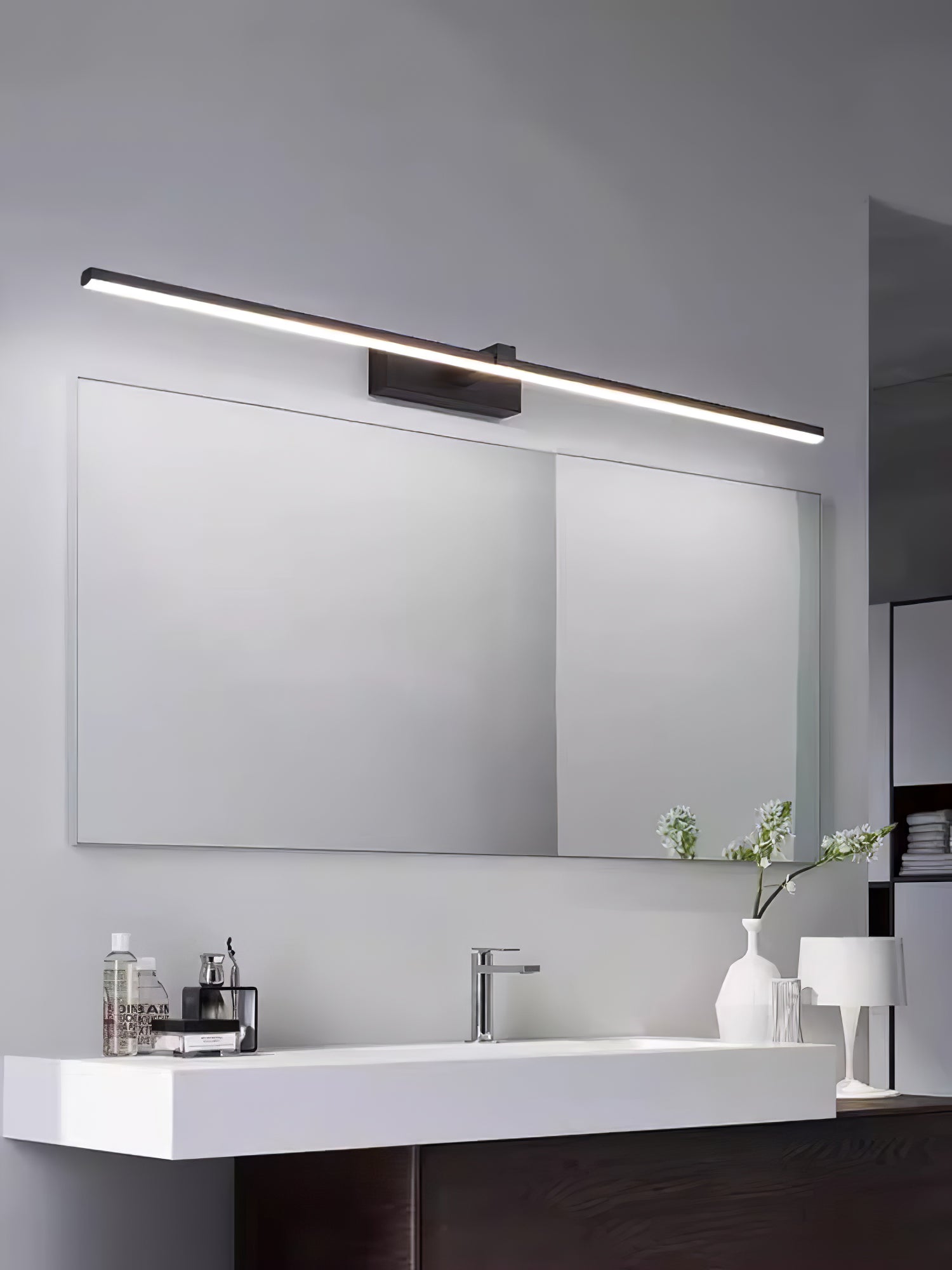 Lineare Wandleuchte Olive