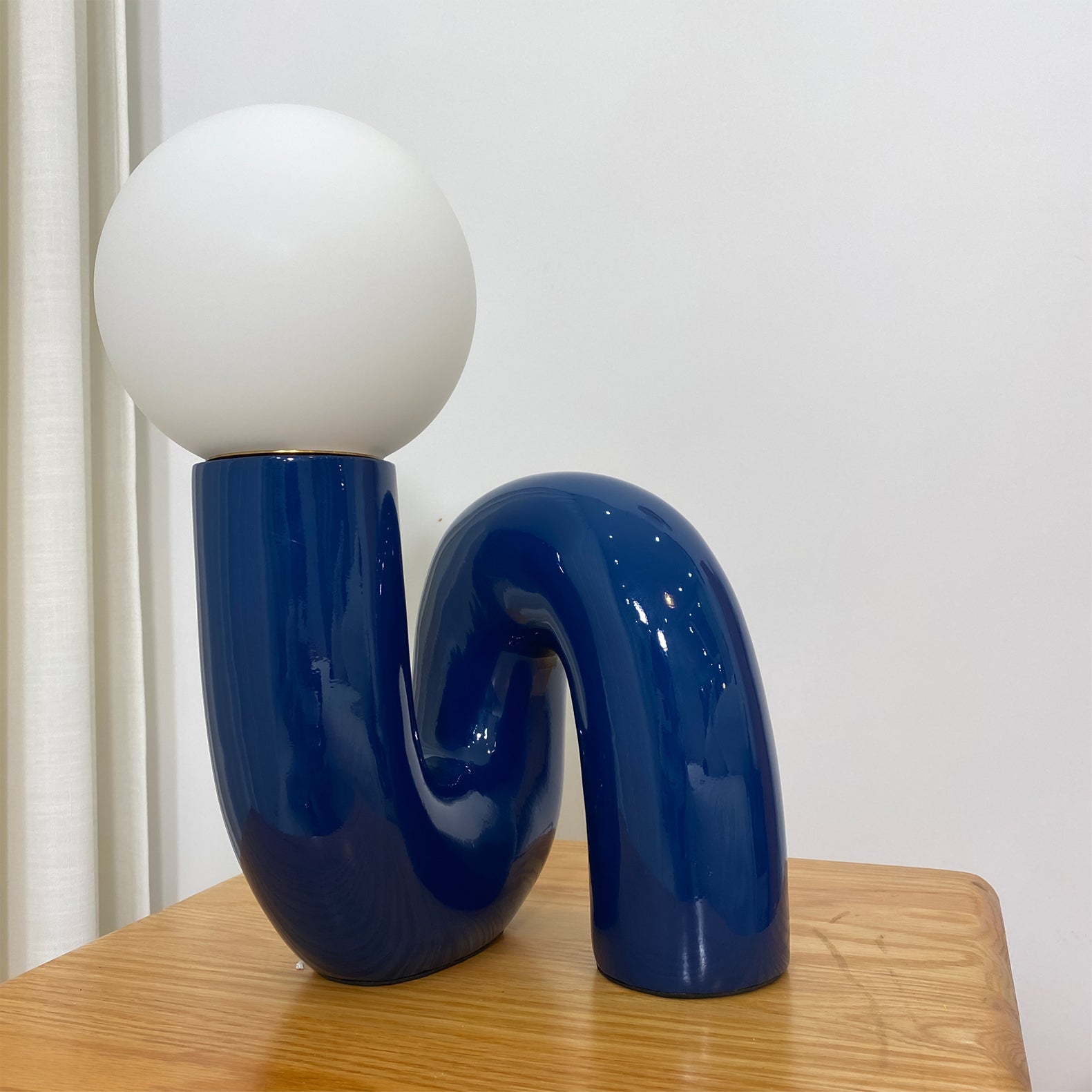 Spiralförmige Tischleuchte Kiroiel