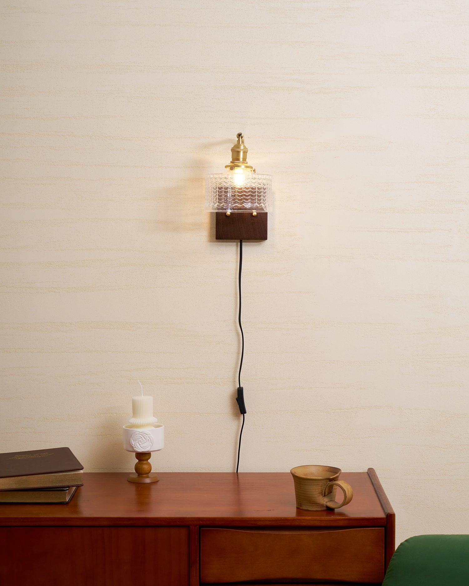 Wandleuchte mit Stecker Ulene