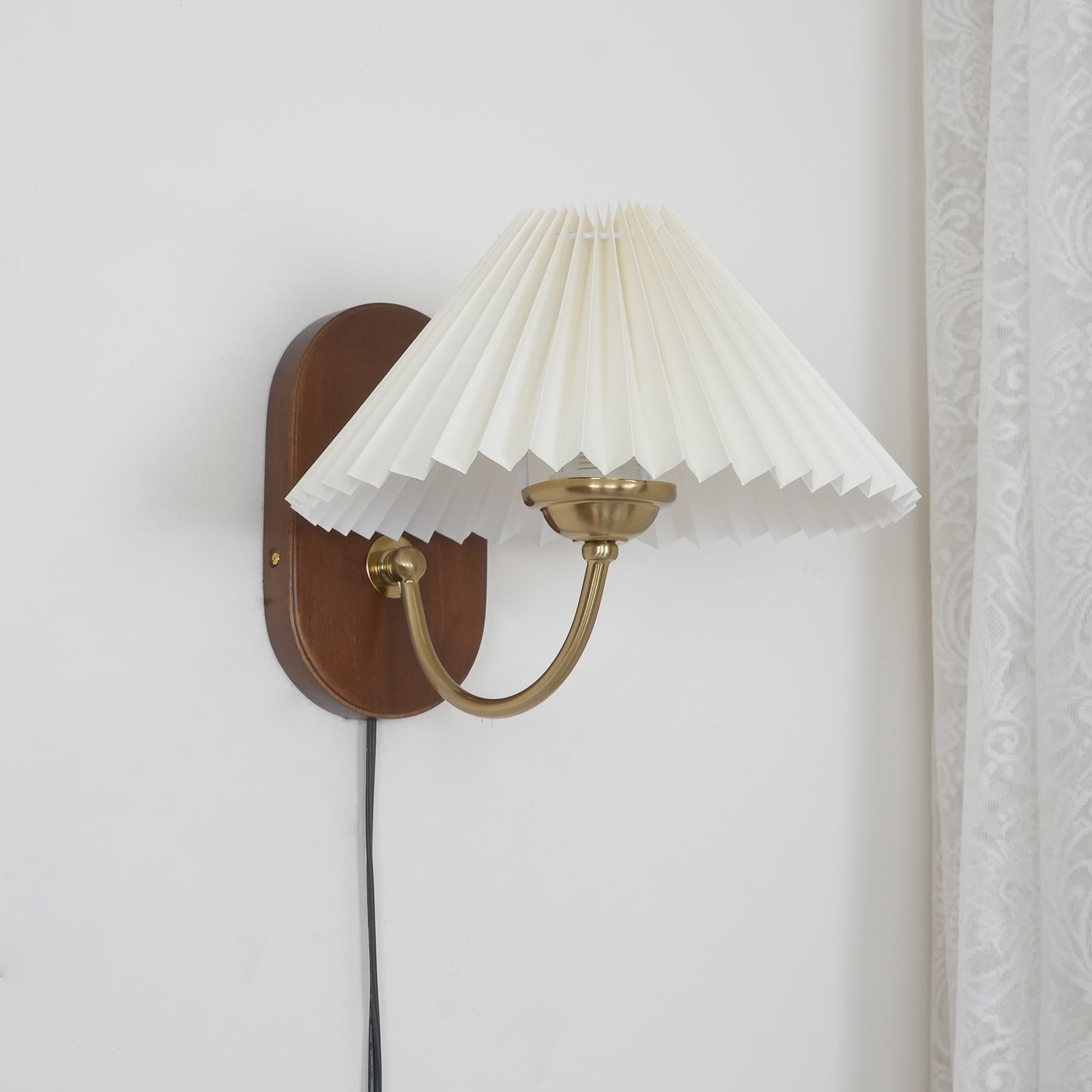 Wandleuchte mit Stecker Navimo