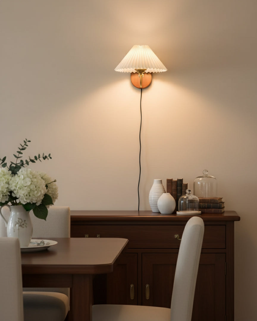Wandleuchte mit Stecker Navimo