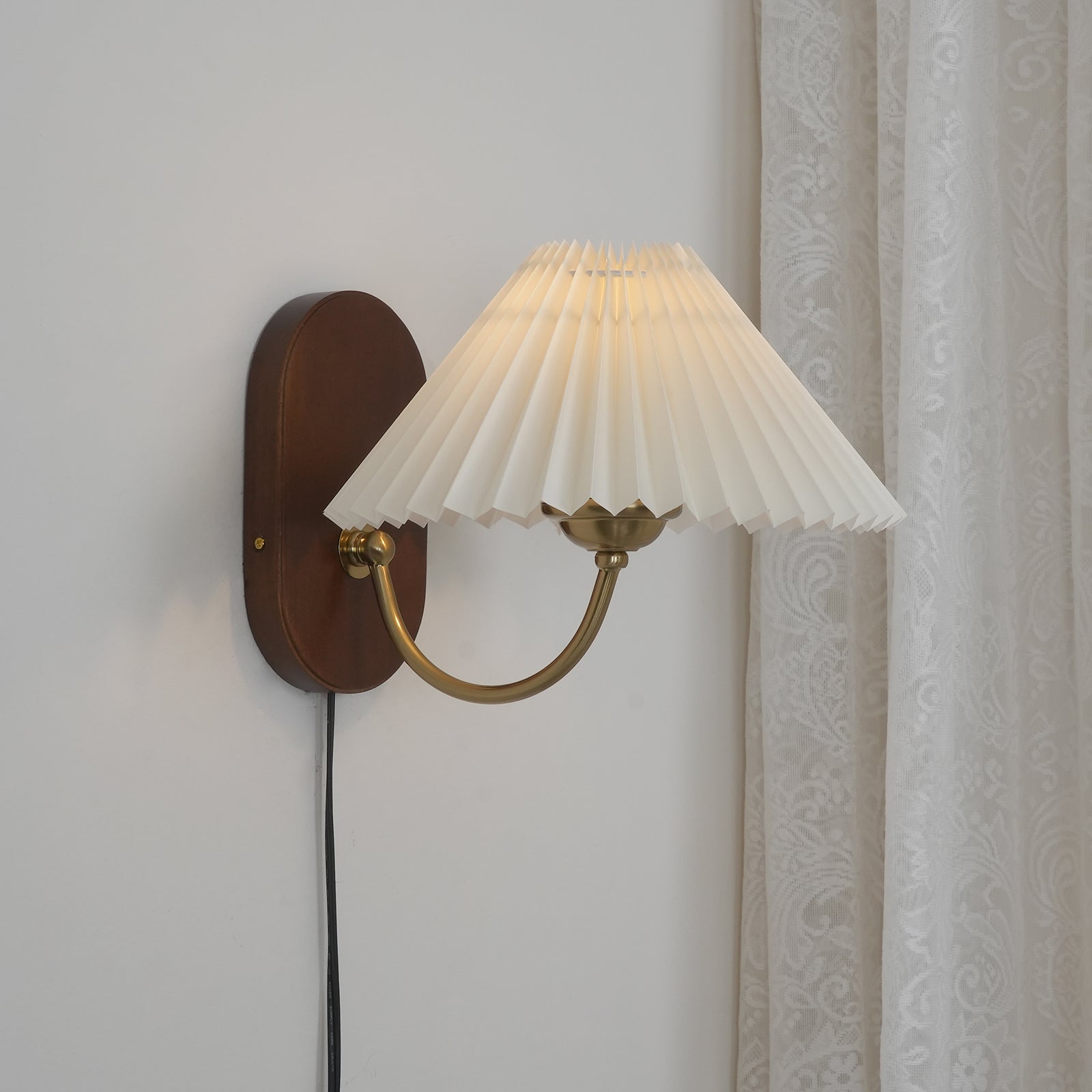 Wandleuchte mit Stecker Navimo