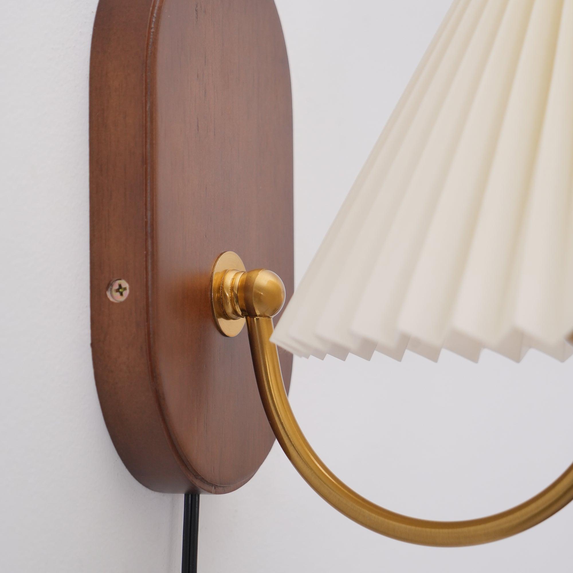 Wandleuchte mit Stecker Navimo