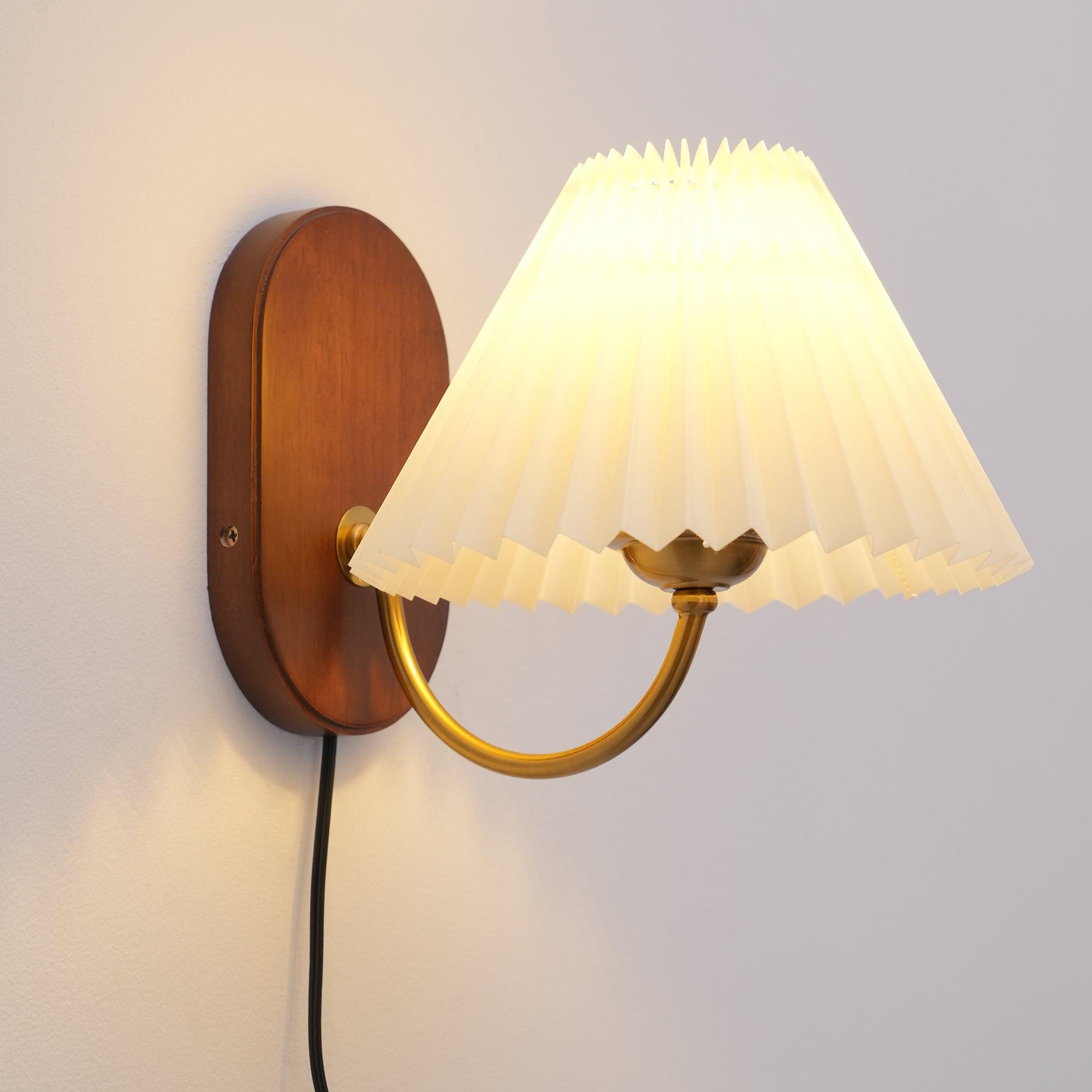 Wandleuchte mit Stecker Navimo