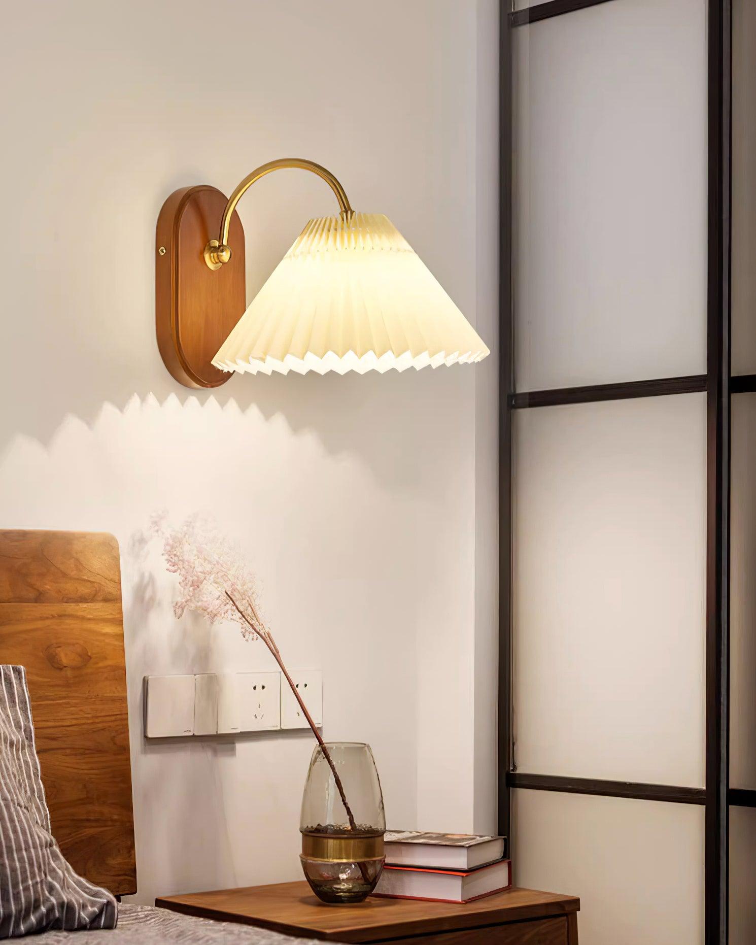 Wandleuchte mit Stecker Navimo
