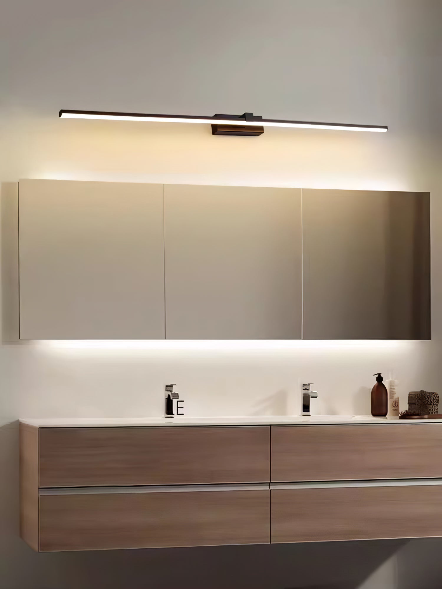 Lineare Wandleuchte Olive