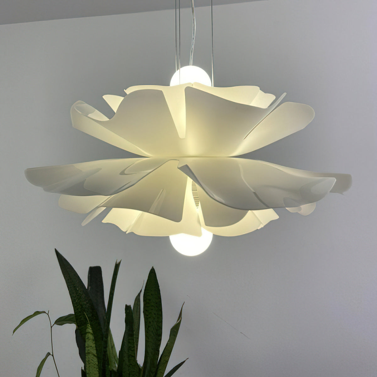 Lotus Pendelleuchte Nirobe